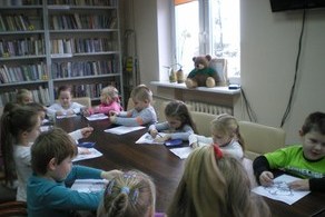 Ilustracja do artykułu:  ŚWIATOWY DZIEŃ PLUSZOWEGO MISIA W LUBASKIEJ BIBLIOTECE