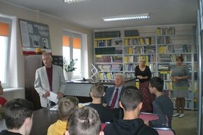 Ilustracja do artykułu: Wspomnienia wierszem pisane w lubaskiej bibliotece...