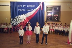 Ilustracja do artykułu: Obchody święta niepodległości w Szkole Podstawowej w Kruczu