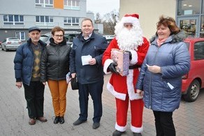 Ilustracja do artykułu: Życzenia Bożonarodzeniowe na ulicach Lubasza