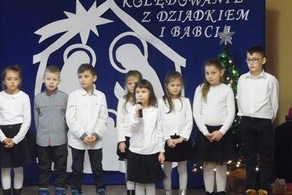 Ilustracja do artykułu:      „Kolędowanie z Babcią i Dziadkiem” w PSP w Kruczu