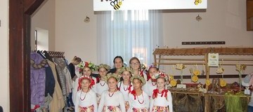 Ilustracja do artykułu: Pszczółka wie co dobre