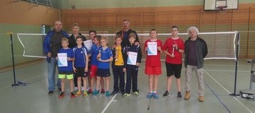 Ilustracja do artykułu: Udany debiut badmintonistów