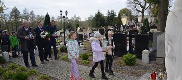 Ilustracja do artykułu: Nie zapominamy o bohaterach