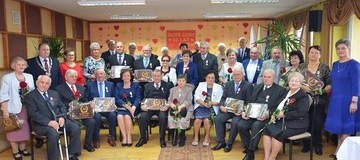 Ilustracja do artykułu: MEDALE DLA 17 ZŁOTYCH PAR MAŁŻEŃSKICH Z NASZEJ GMINY.