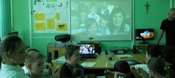 Ilustracja do artykułu: Lekcja historii na Skype’ie
