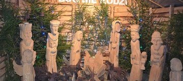 Ilustracja do artykułu: Wspólne kolędowanie przed Urzędem Gminy w Lubaszu