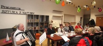 Ilustracja do artykułu: Kolędy niebiańskim piórem pisane...