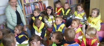 Ilustracja do artykułu: Odwiedziny w bibliotece lubaskich przedszkolaków