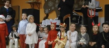 Ilustracja do artykułu: Dzień Babci i Dziadka w Dębem