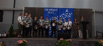 Ilustracja do artykułu: Pożegnanie maturzystów w Edukacji Lubasz