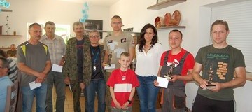 Ilustracja do artykułu: Spławikowe zawody o puchar Dyrektora Gminnego Ośrodka Kultury w Lubaszu.