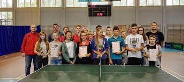 Ilustracja do artykułu: Gimnazjaliści przy Tenisowych Stołach