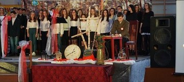 Ilustracja do artykułu: Powiatowo – Gminne  Obchody 98  Rocznicy  Powstania Wielkopolskiego  i   Święto Patrona Gimnazjum w Lubaszu