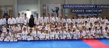 Ilustracja do artykułu: Międzypowiatowy Turniej Karate w Lubaszu
