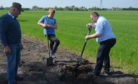 sadzenie_drzew_Pod_Lipami_023
